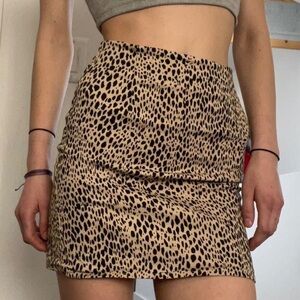 Brandy Melville Cheetah Tan and Black Skirt